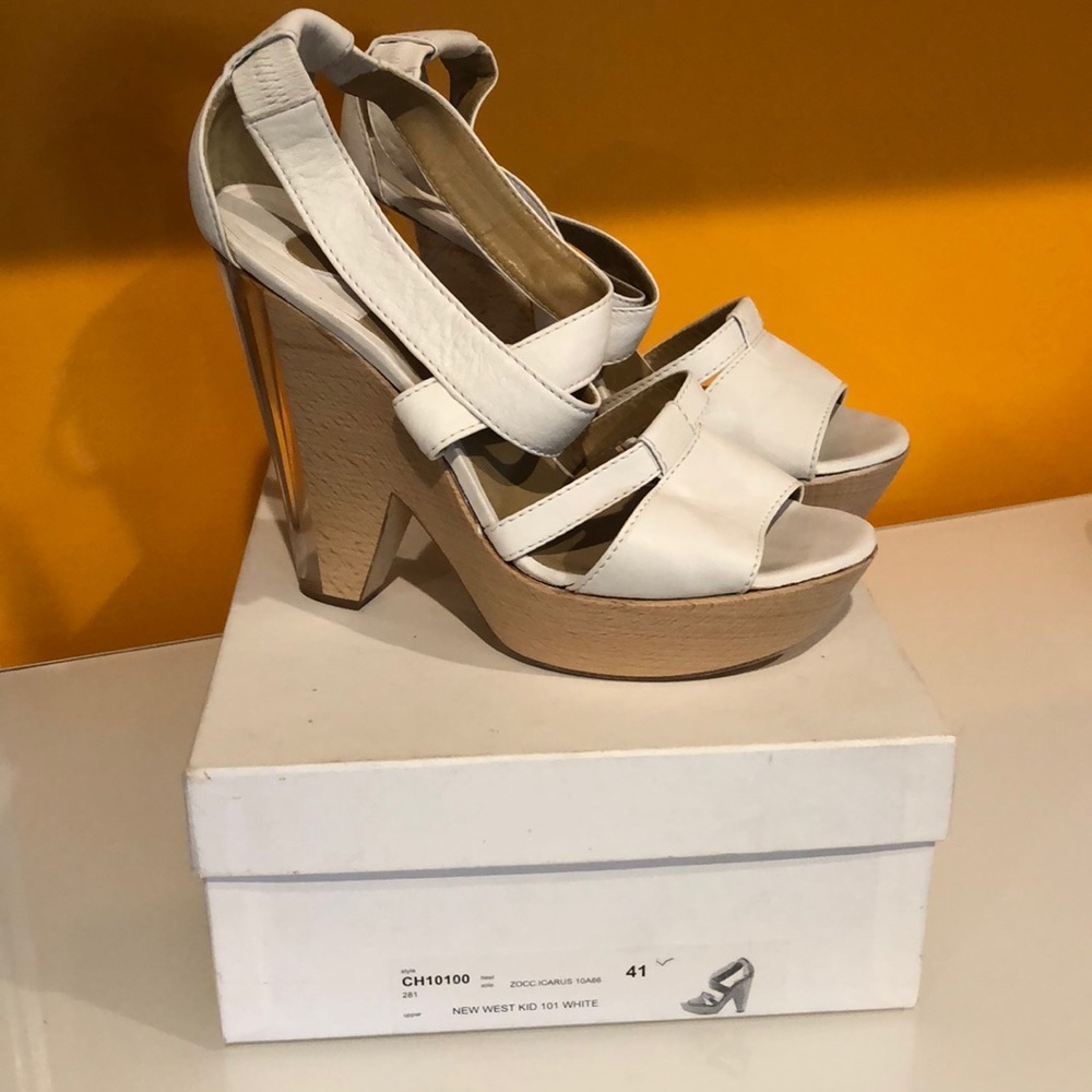 CHLOE  wood/lucite high heel sandals size 41